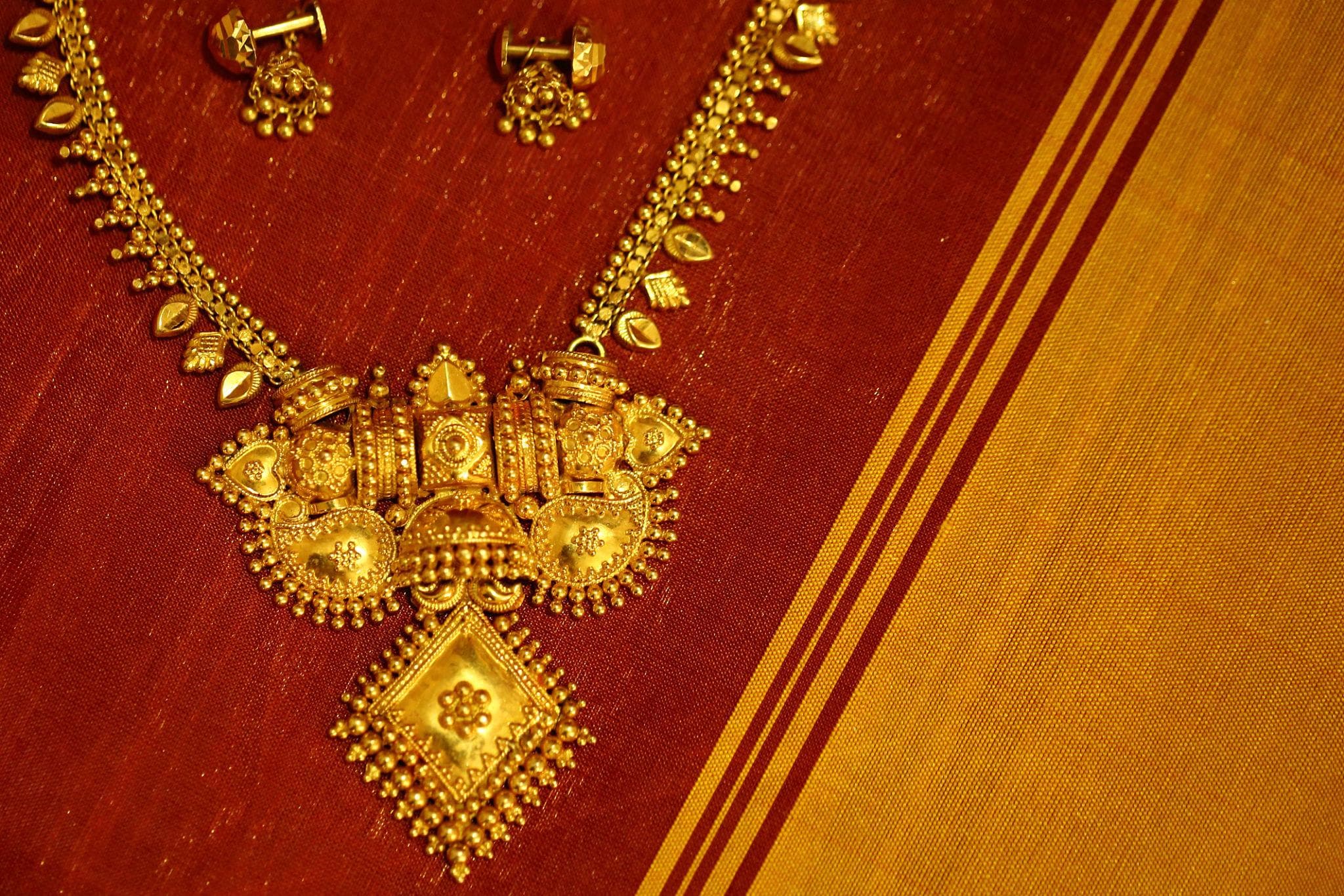 Gold Rate in Kerala Today (April 14, 2026): Prices Stay High — Should You Buy Now